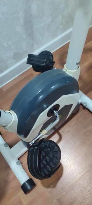Велотренажёр HouseFit