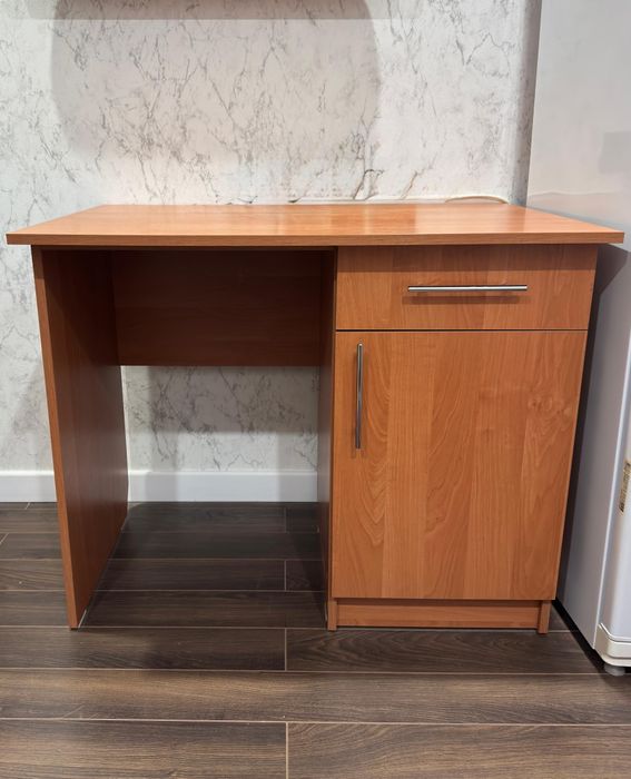 Компьютерный стол письменный, раскладной стол