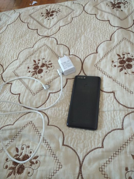 Продам    телефон