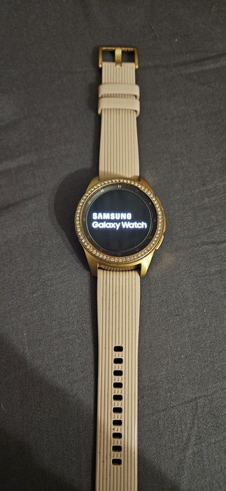 Смарт часовник Samsung Galaxy Watch 42mm