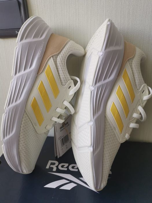 Adidas кроссовки для бега