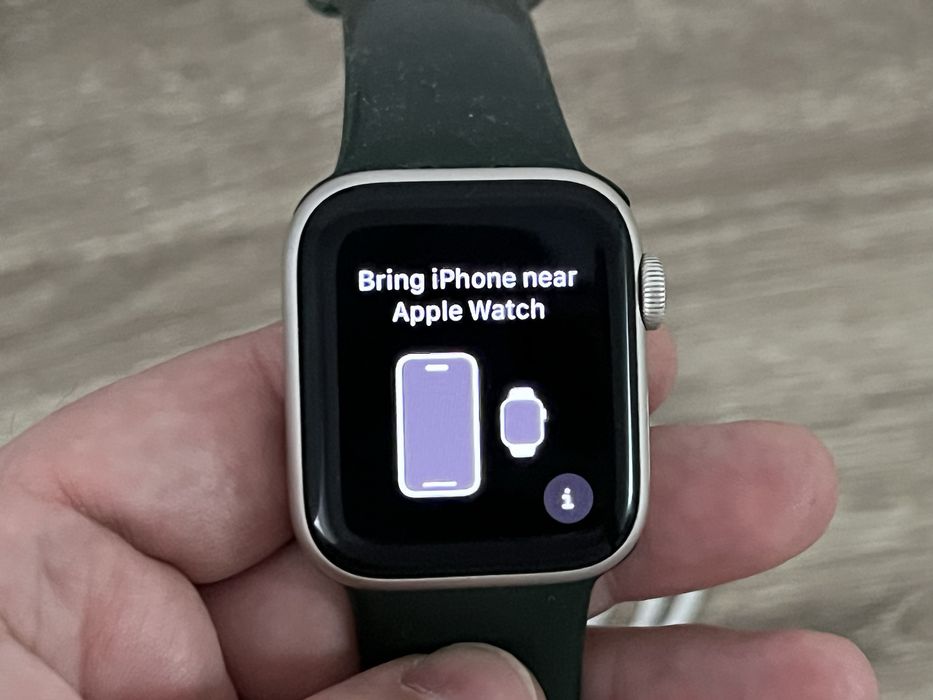 Amanet Royal CB : Apple Watch SE cu incarcator