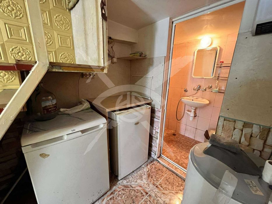 Дава се под наем Едностаен апартамент в Варна, Левски - 30 кв.м за 200 € - Снимка #1