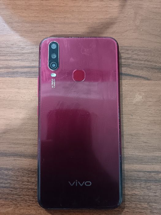 Vivo y 17 sotiladi arzonga
