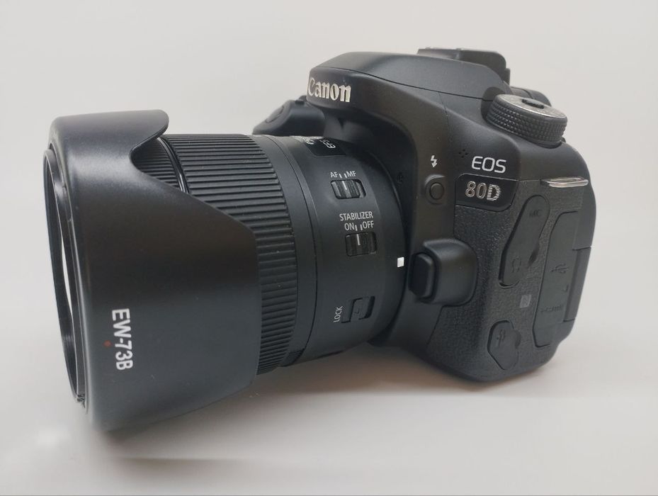 Canon eos 80D sotiladi