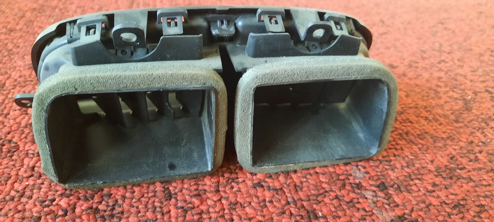 Продам дефлекторы воздуха от малибу 1.состояние отличное.фото реалное.