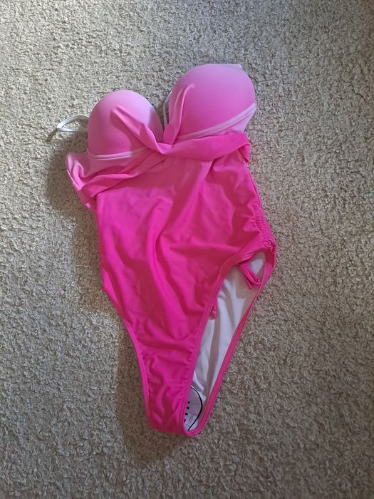 Costum de baie intreg