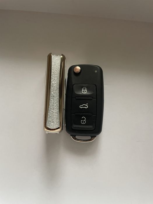 Carcasa cheie auto vw skoda cu3 butoane led sus