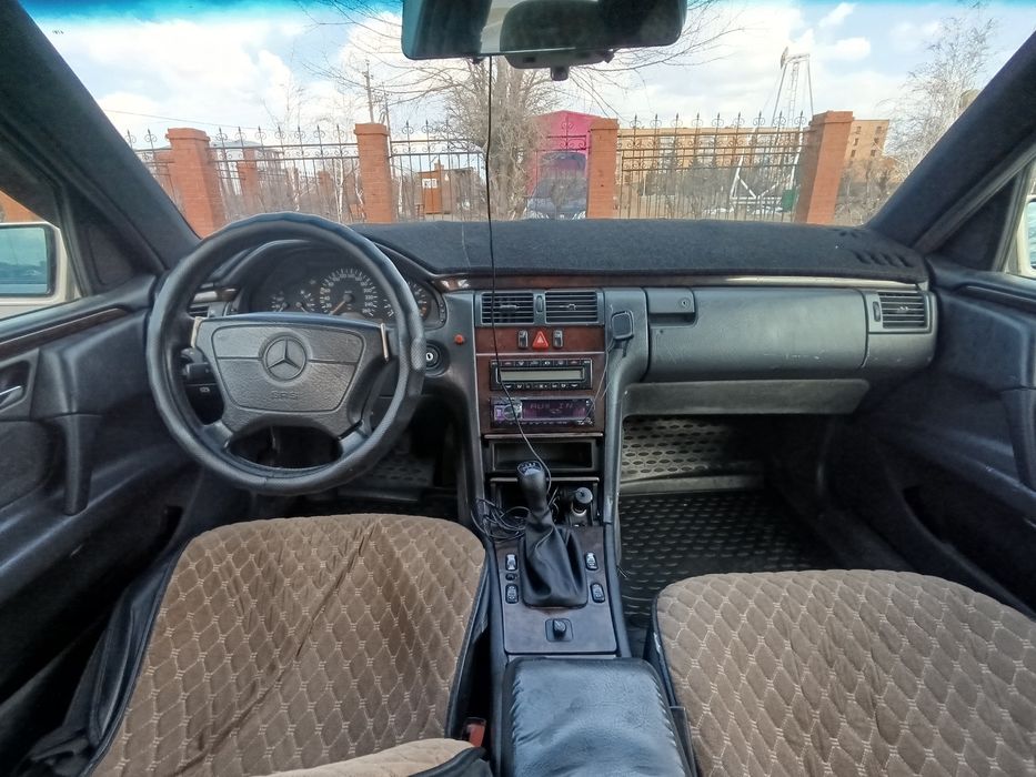 Продам Mercedes W210