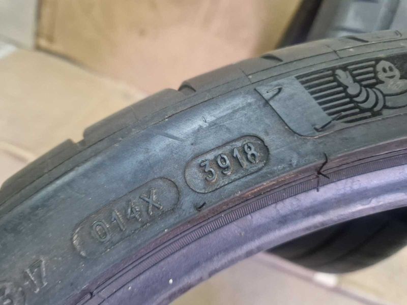 2 Michelin R19 235/35
летни гуми
DOT3918