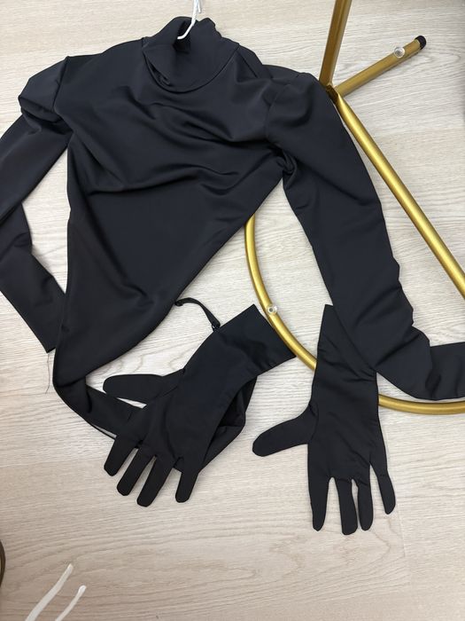 Bodysuit + gloves feels wear xs/s
