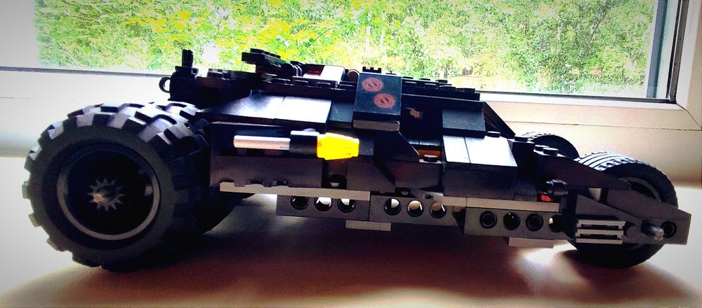 Продам Лего бетмобиль.