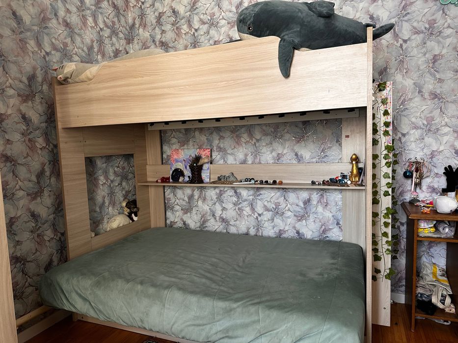 Продам б/у Кровать-диван