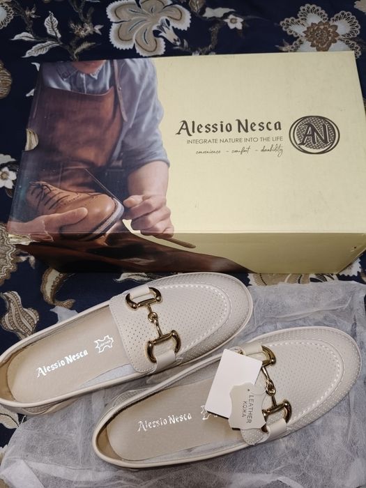 Лоферы новые продам,торг