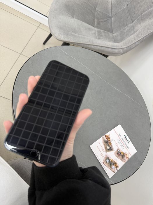 продаю Iphone 13