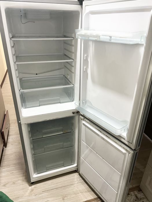 Продам Холодильник Samsung