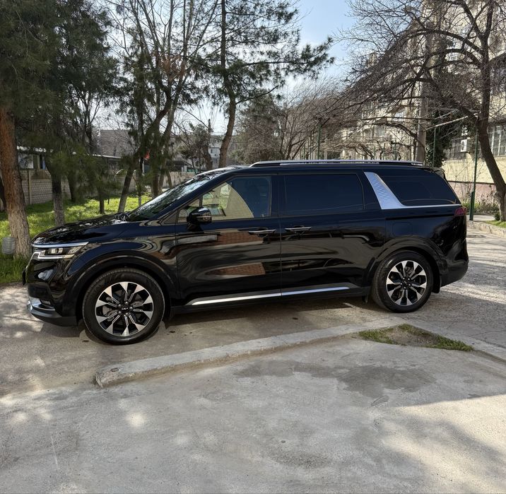 Kia Carnival Luxe 2023/25 Почти новый