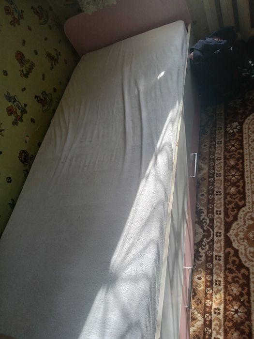 Кровать сотилади детский шкофи билан матраса ориа холатда