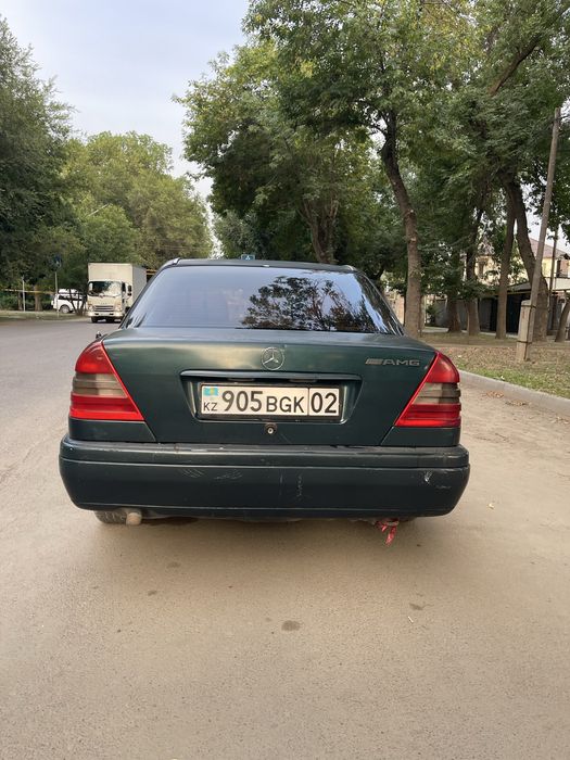 Продам mercedes c180