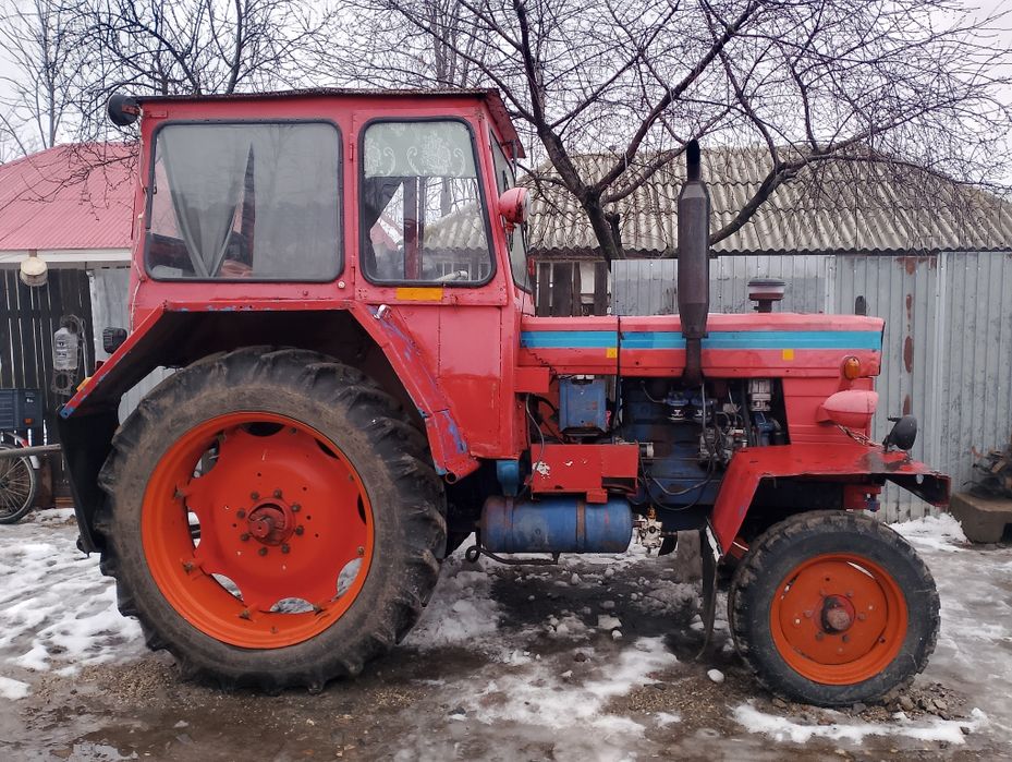 Vând tractor U650