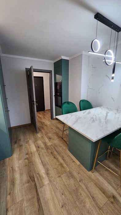 Inchiriez apartament 3 camere central  Otopeni