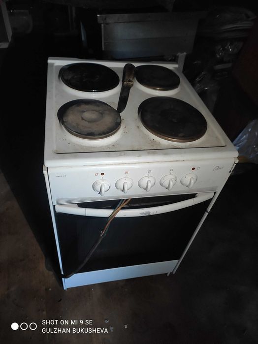 Продам электроплиту