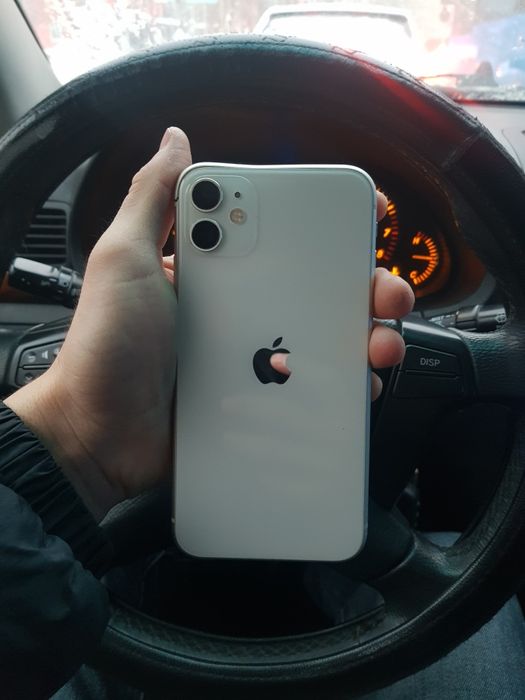 Продам айфон 11 64 гб