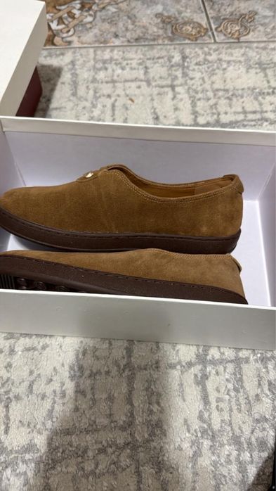 Обувь цвет горчичный