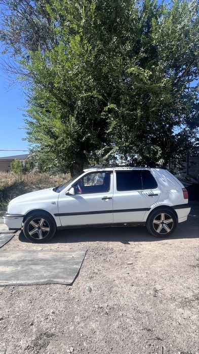 Машина Golf 1.2 аз саудасы бар