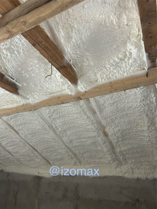 Izolații cu spumă poliuretanică premium-IZOMAX(mansarde,poduri,hale)
