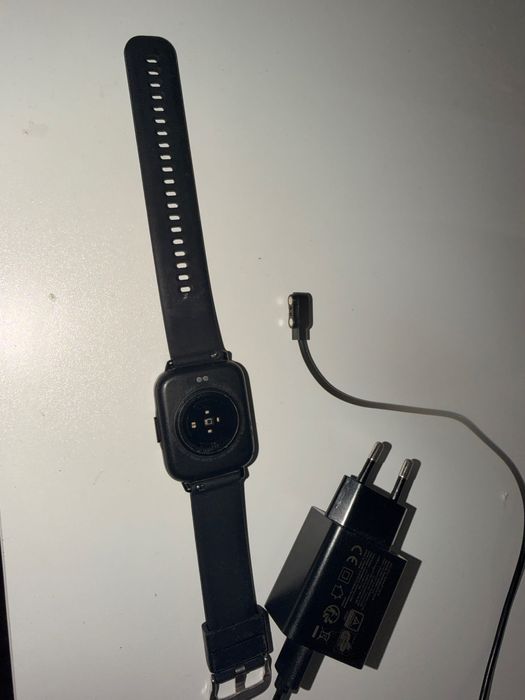 Смарт часовник с зарядно