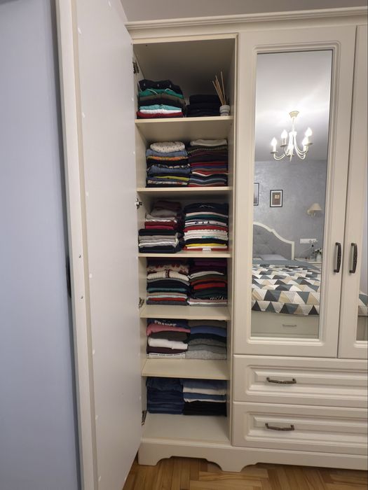 Vând dulap dressing mdf vopsit, ca nou