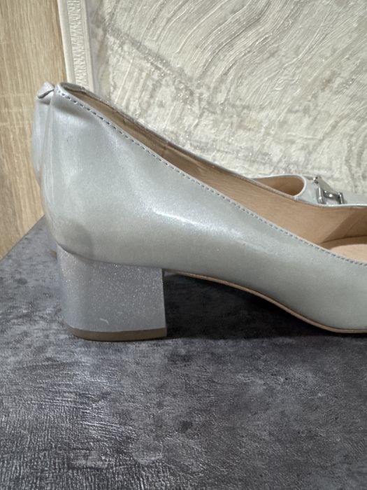 Продам женскую обувь