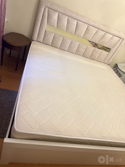 Продам двуспальную кровать б/у