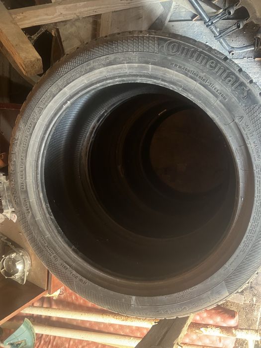 Продам резину 235x45x17r