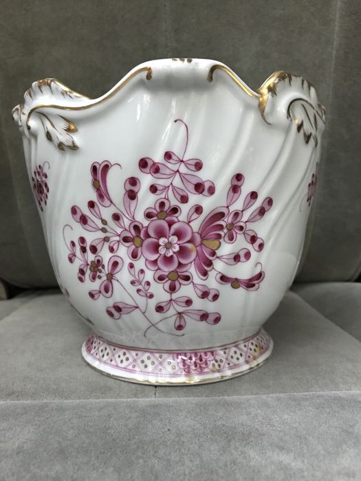 Продам коллекционное кашпо