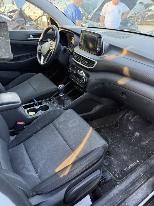 Hyndai Tukson 1.6 CRDI на части