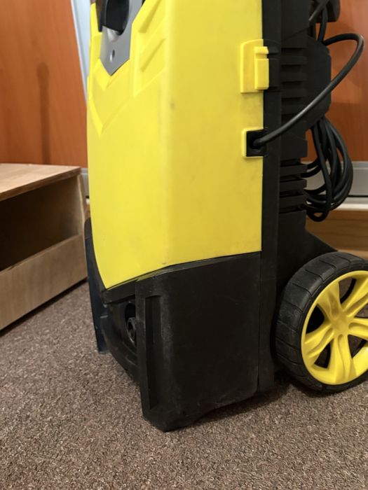 Продам мини мойку высокого давления