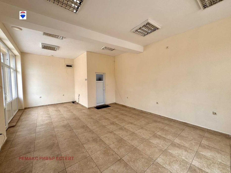 Търговски обект/ магазин под наем Кооперативен пазар, гр. Русе