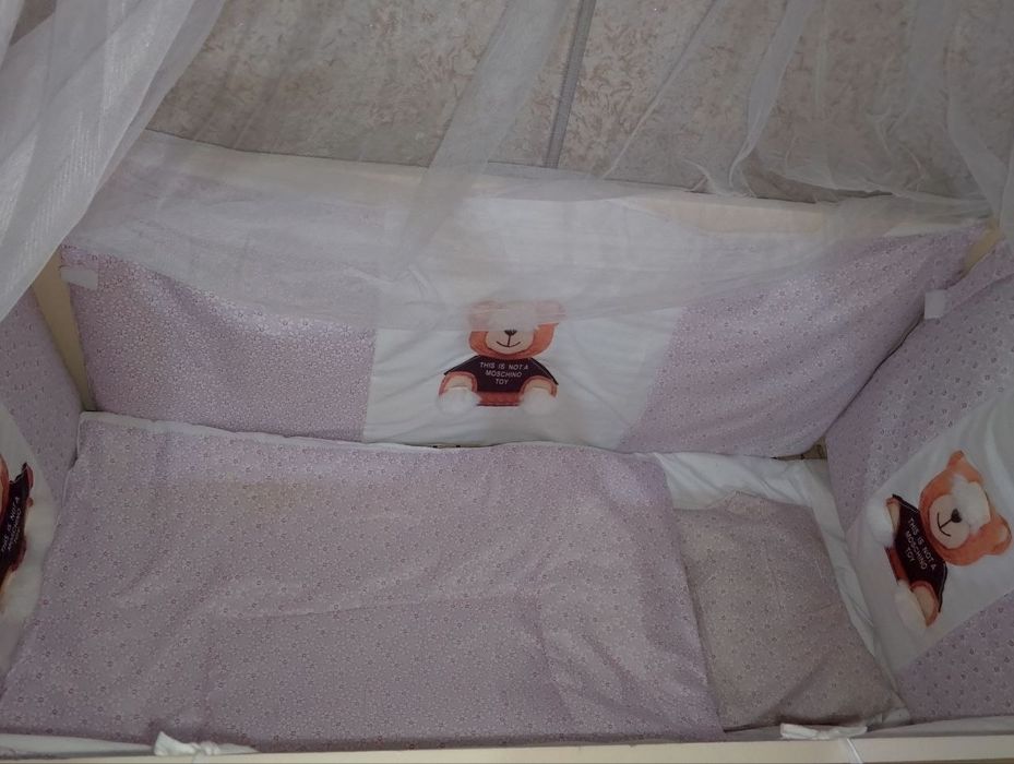 Детский кровать.