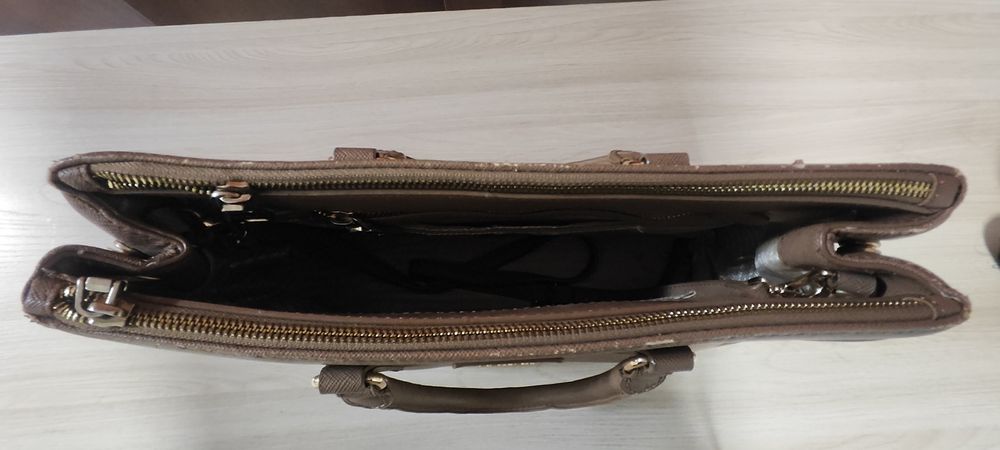 Продам сумку PRADA