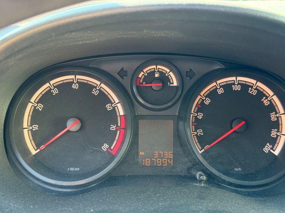 Opel Corsa D 1.0 benzina și gpl
