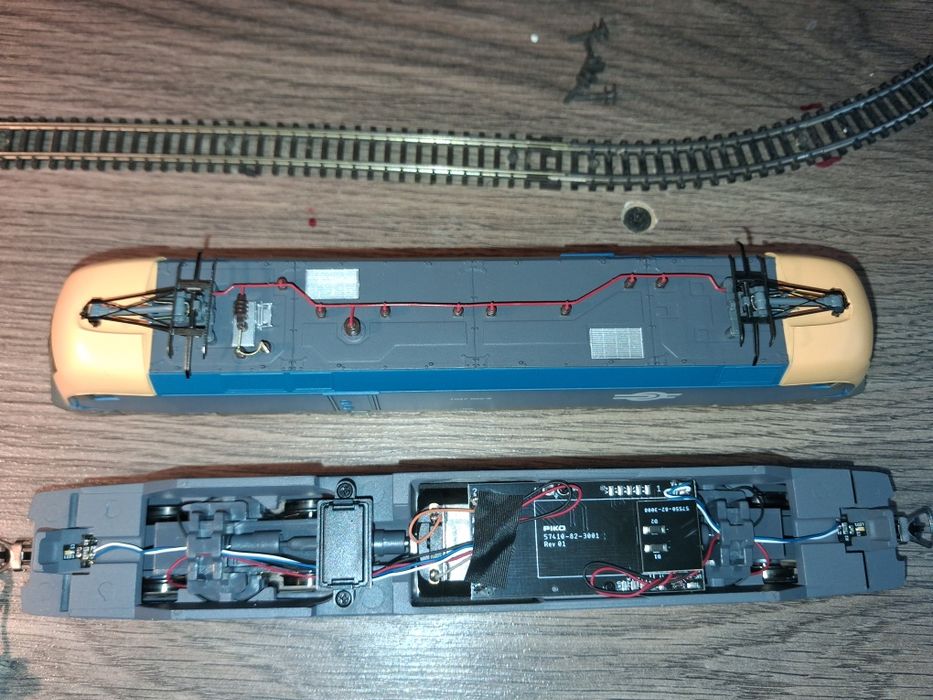 Locomotiva taurus piko scara HO