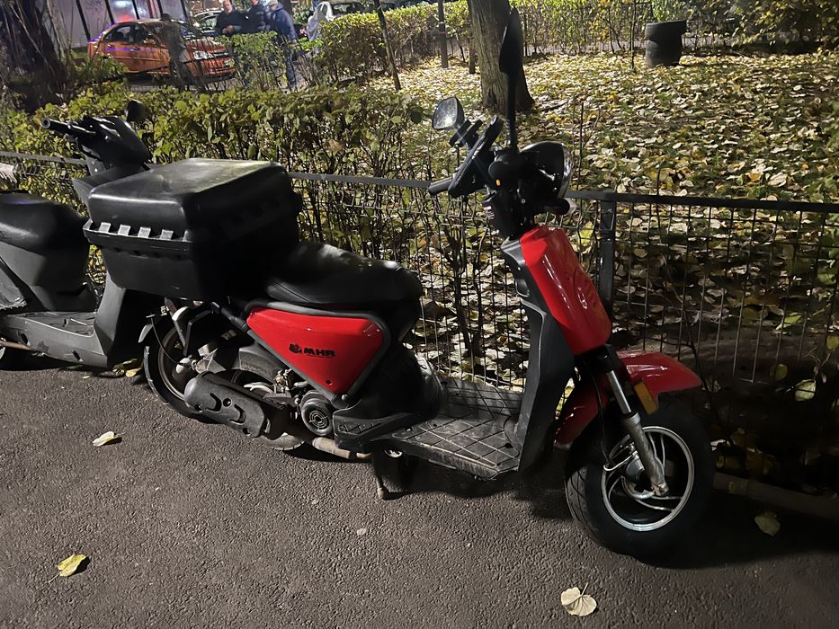 Închiriez scuter fara permis ( 25 km/h cu carte R.A.R.)