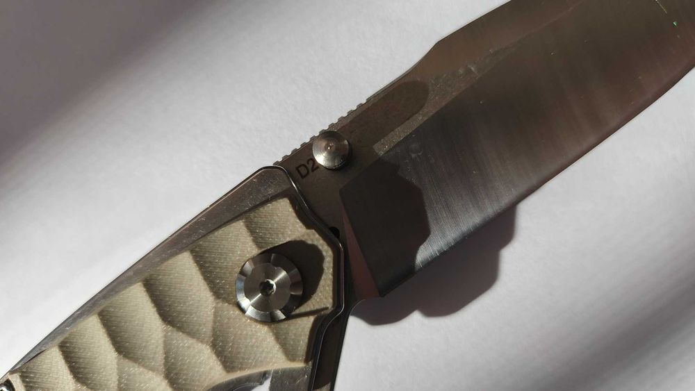 сгъваем нож, стомана D2, дръжка G10