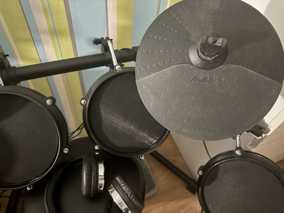 Alesis електронни барабани