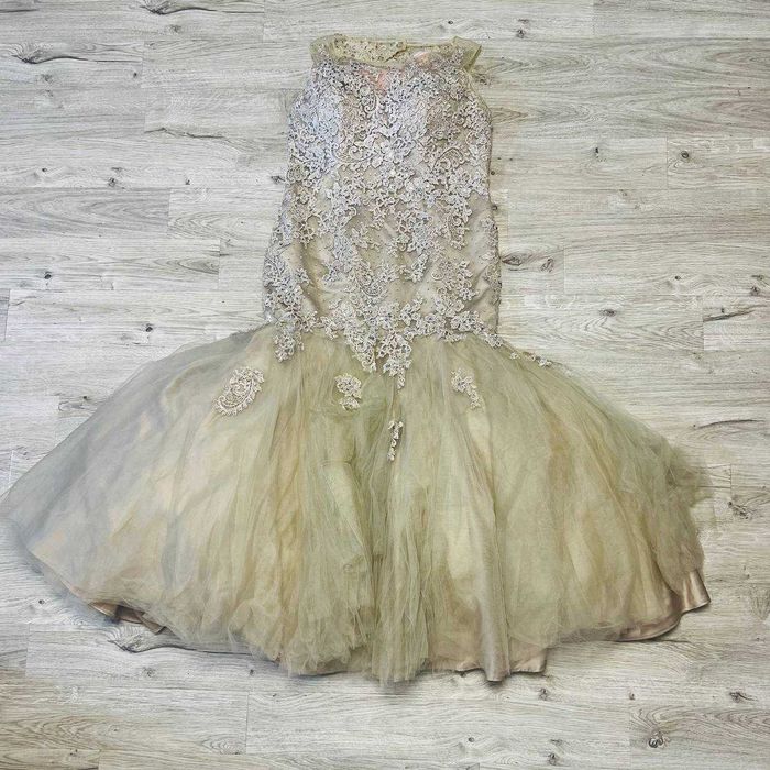 Продаются вечерние платья