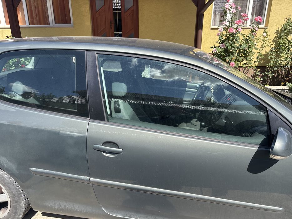 Golf 5, anul 2005, in doua usi, in stare buna…