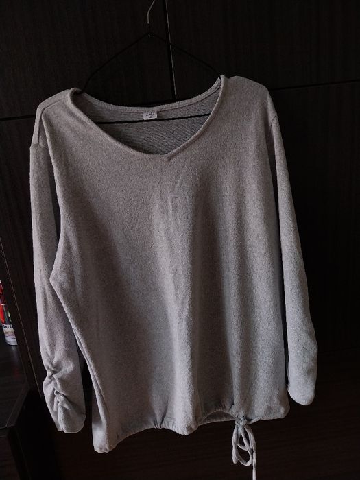 Продавам дрешки, които не нося.