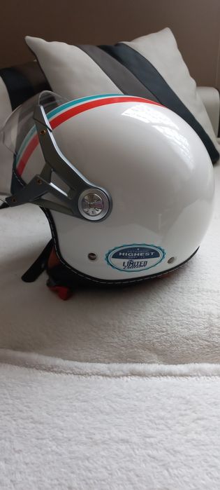 Моторна каска Еоle лимитирана серия